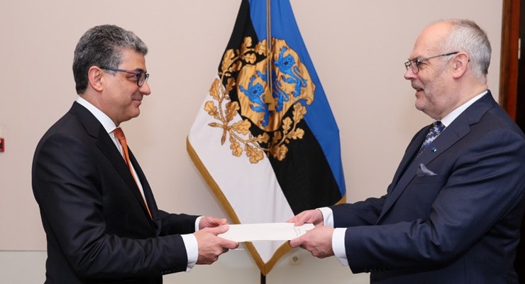 Embajador de Colombia Assad Jater presenta sus cartas credenciales ante el Jefe de Estado de Estonia 