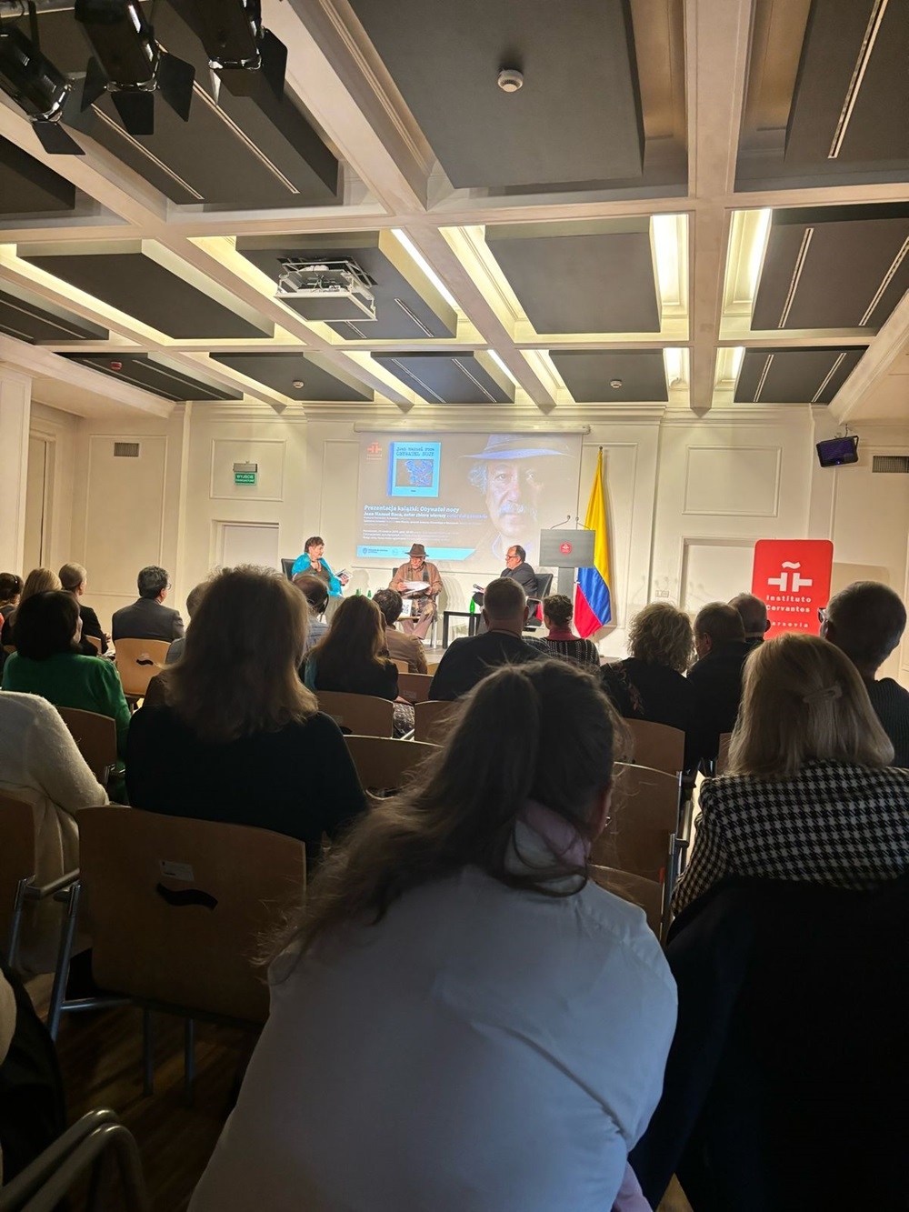 Poesía colombiana se toma el Instituto Cervantes de Varsovia