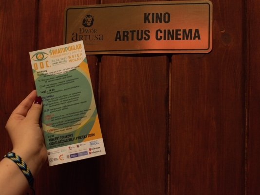 La Embajada de Colombia en Polonia presentó de manera presencial las películas “Mamá” y “Jericó, el infinito vuelo de los días” en el Festival de Cultura de Viajes ŚwiatoPogląd de Torun
