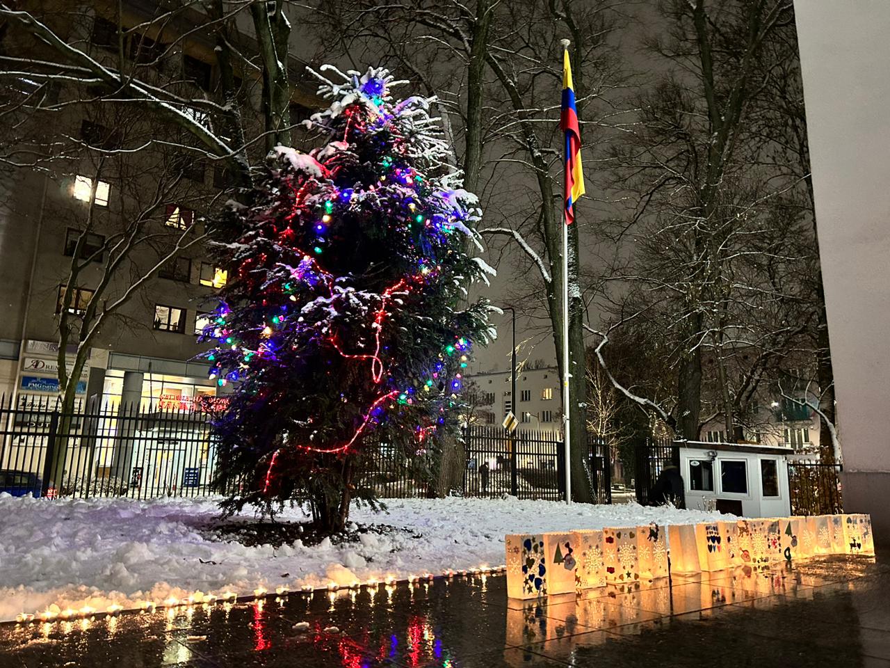 Embajada de Colombia en Polonia celebra el Día de las Velitas