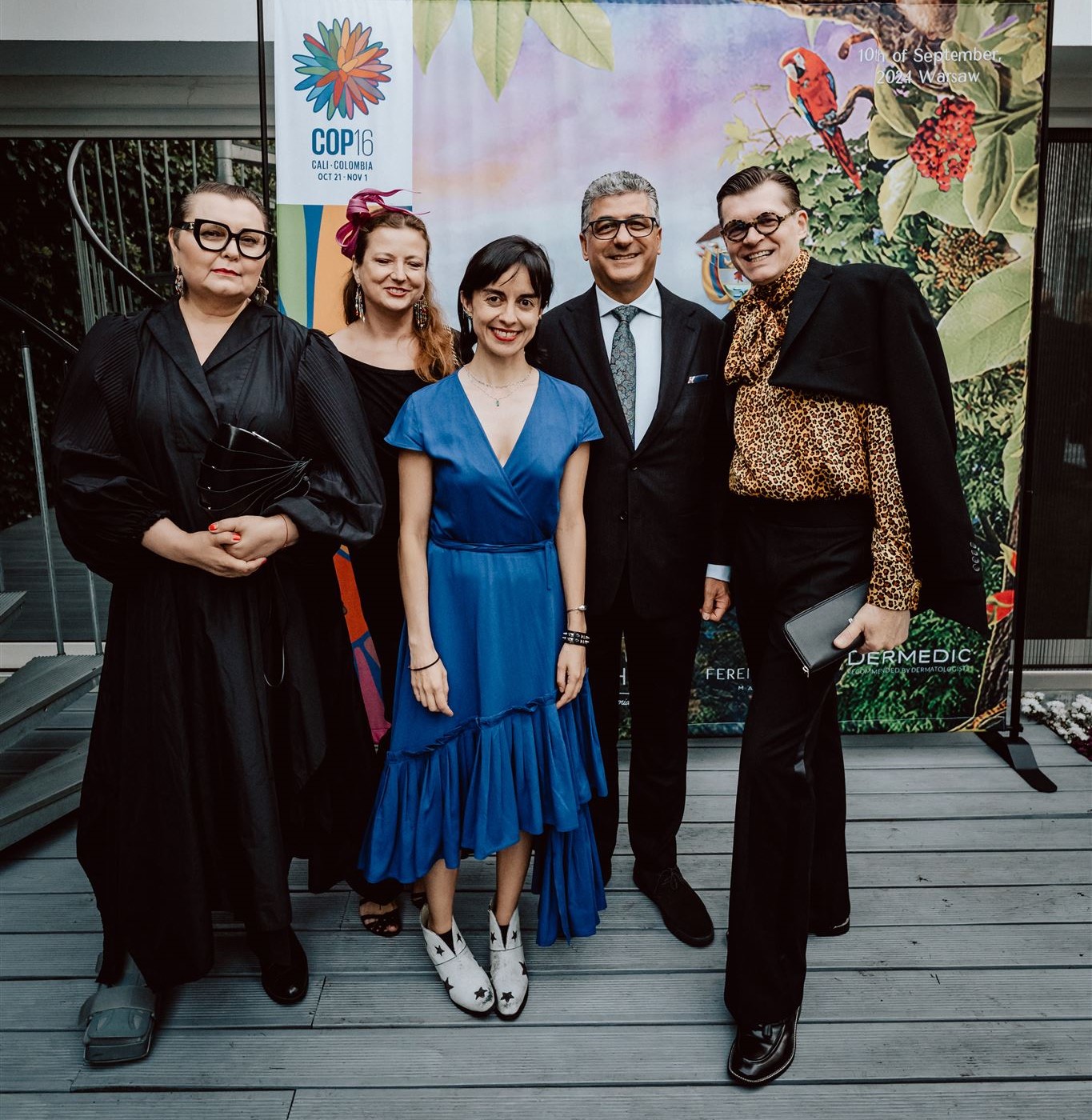 Foto del desfile de modas de la diseñadora colombiana Laura Laurens, organizado por la embajada de Colombia en Polonia, en el marco de la Estrategia de Diplomacia Cultural de Colombia del Ministerio de Relaciones Exteriores, promoviendo además la COP 16.