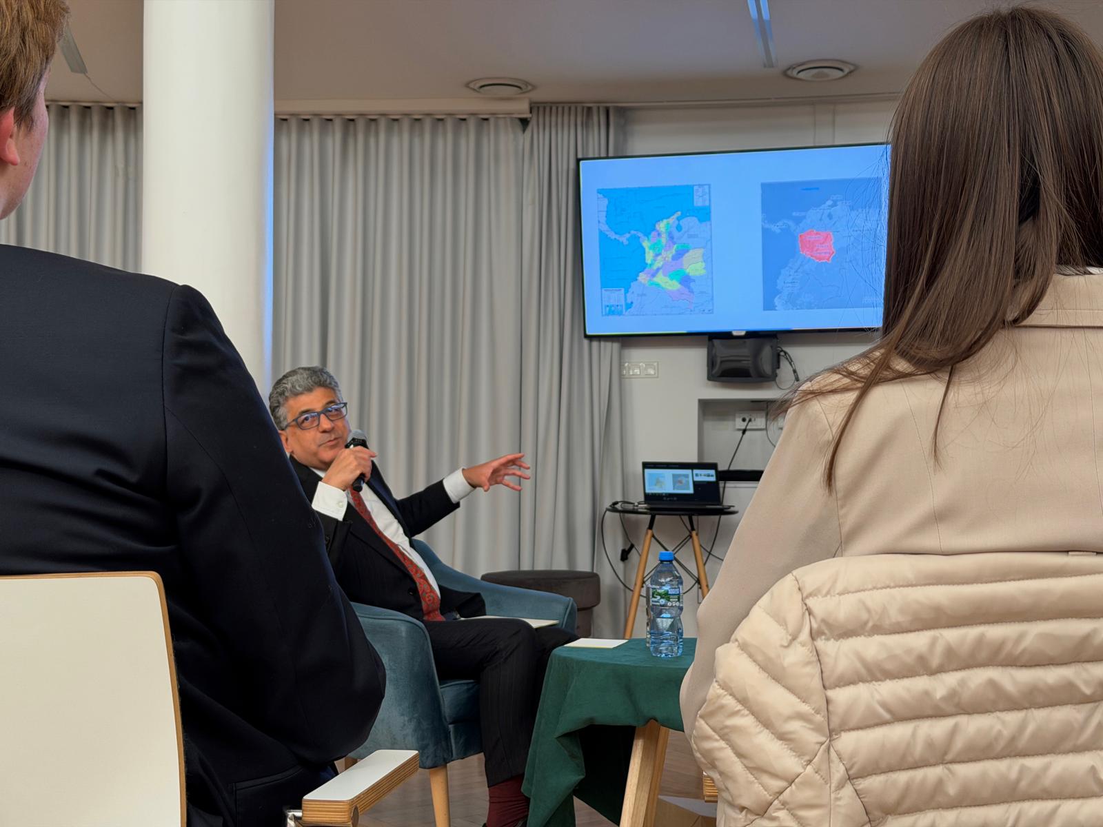 El Embajador Assad José Jater Peña participó en la 15.ª edición de "Action Diplomacy" en la Escuela de Economía de Varsovia (SGH)