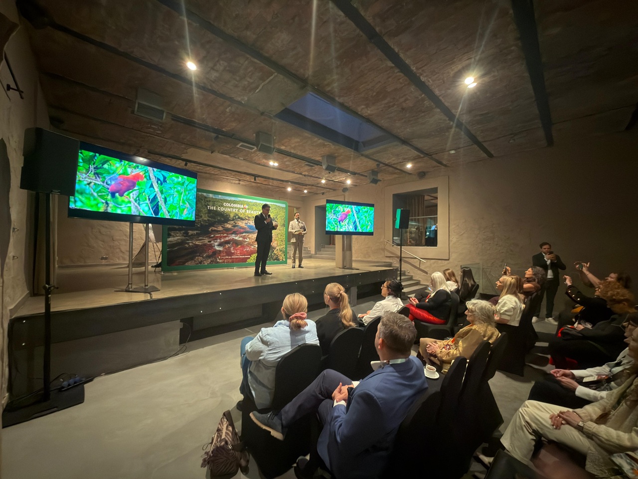Evento "Meet Kolumbia Warszawa 2026", que reunió a empresas del sector turístico colombiano con representantes de la industria polaca.