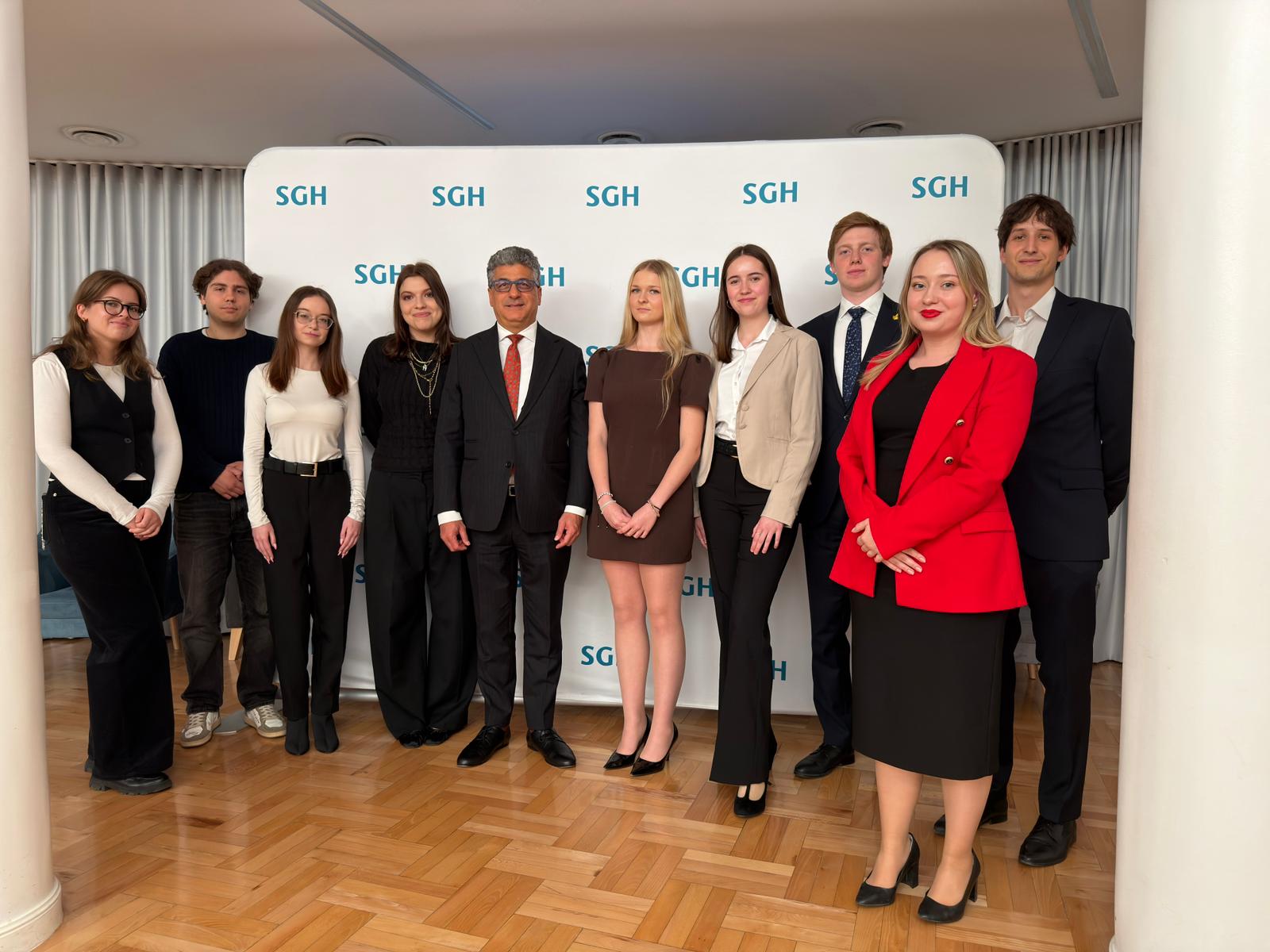 El Embajador Assad José Jater Peña participó en la 15.ª edición de "Action Diplomacy" en la Escuela de Economía de Varsovia (SGH)