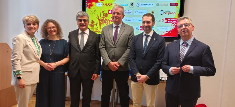 Embajador de Colombia en Polonia es invitado de honor en la entrega de Premios de las Olimpiadas del idioma español  