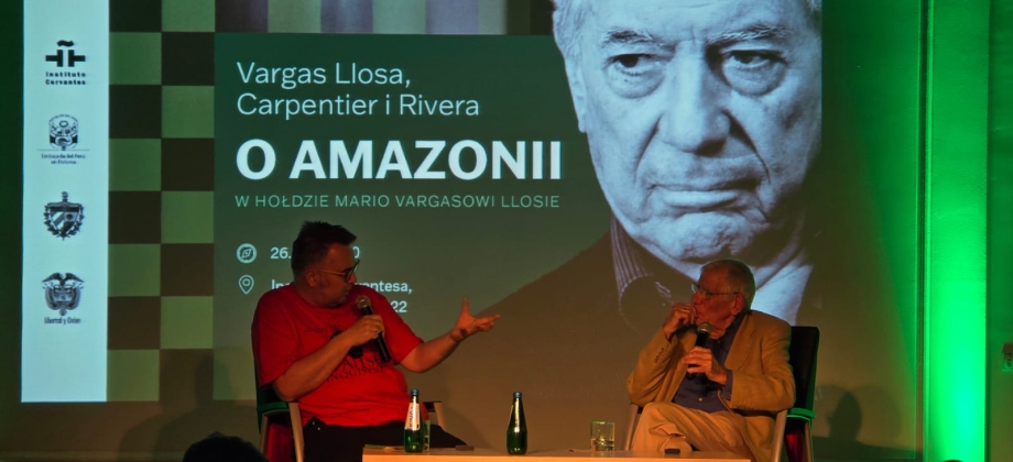 Embajador en Polonia participa en conversatorio sobre la Amazonía y tres autores latinoamericanos