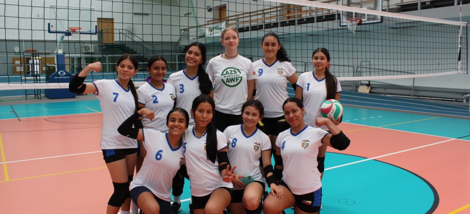 Desde Polonia, regresaron del intercambio de diplomacia deportiva las voleibolistas de la Casa Lúdica para la Paz de Fortul, Arauca