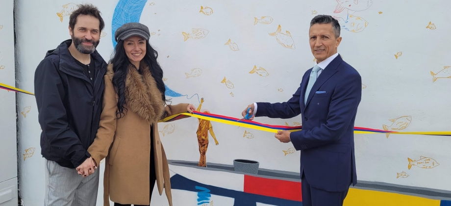 Colombia y Polonia conmemoran 90 años de relaciones diplomáticas con la elaboración de un mural en Varsovia