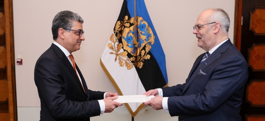 Embajador de Colombia Assad Jater presenta sus cartas credenciales ante el Jefe de Estado de Estonia 