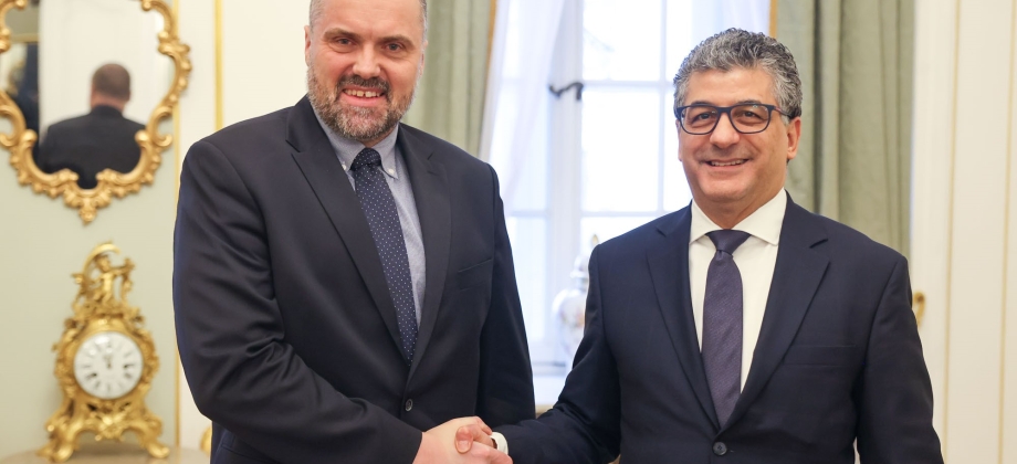 Embajador Assad Jater se reúne con el Secretario de Estado y Jefe de la Oficina de Política Internacional de la Presidencia de Polonia, Jakub Kumoch