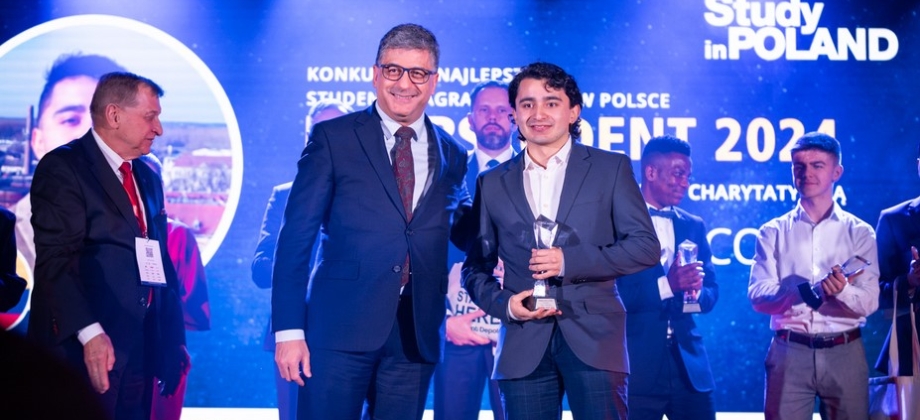 Estudiante colombiano de la Universidad Jagellónica de Cracovia es premiado en el concurso Interstudent 2024 de la ciudad de Poznań en Polonia