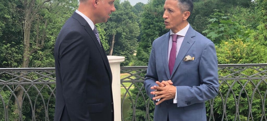 Embajador Javier Higuera participa en la inauguración de la Oficina de Política Exterior de la Presidencia de la República de Polonia