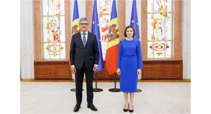 Embajador de Colombia, Assad Jater, presenta sus cartas credenciales ante la Jefe de Estado de Moldova