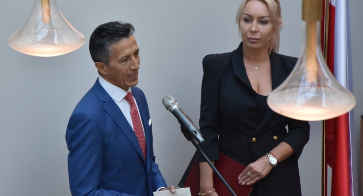 Embajador Javier Higuera participa en la inauguración del Consulado Honorario en Cracovia
