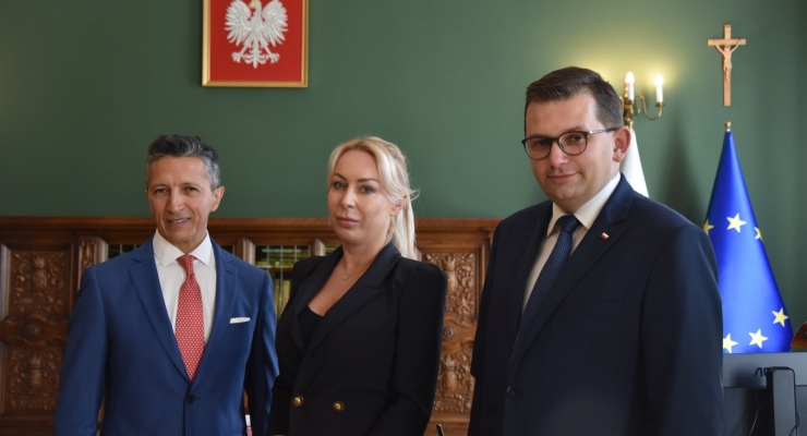 Embajador Javier Higuera se reunió con el Alcalde de Cracovia y el Voivoda de Malopolskie