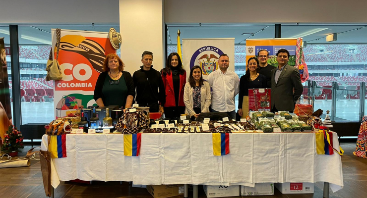 La Embajada de Colombia en Polonia y su Sección Consular participaron en la XIV edición del Bazar Anual Internacional del SHOM